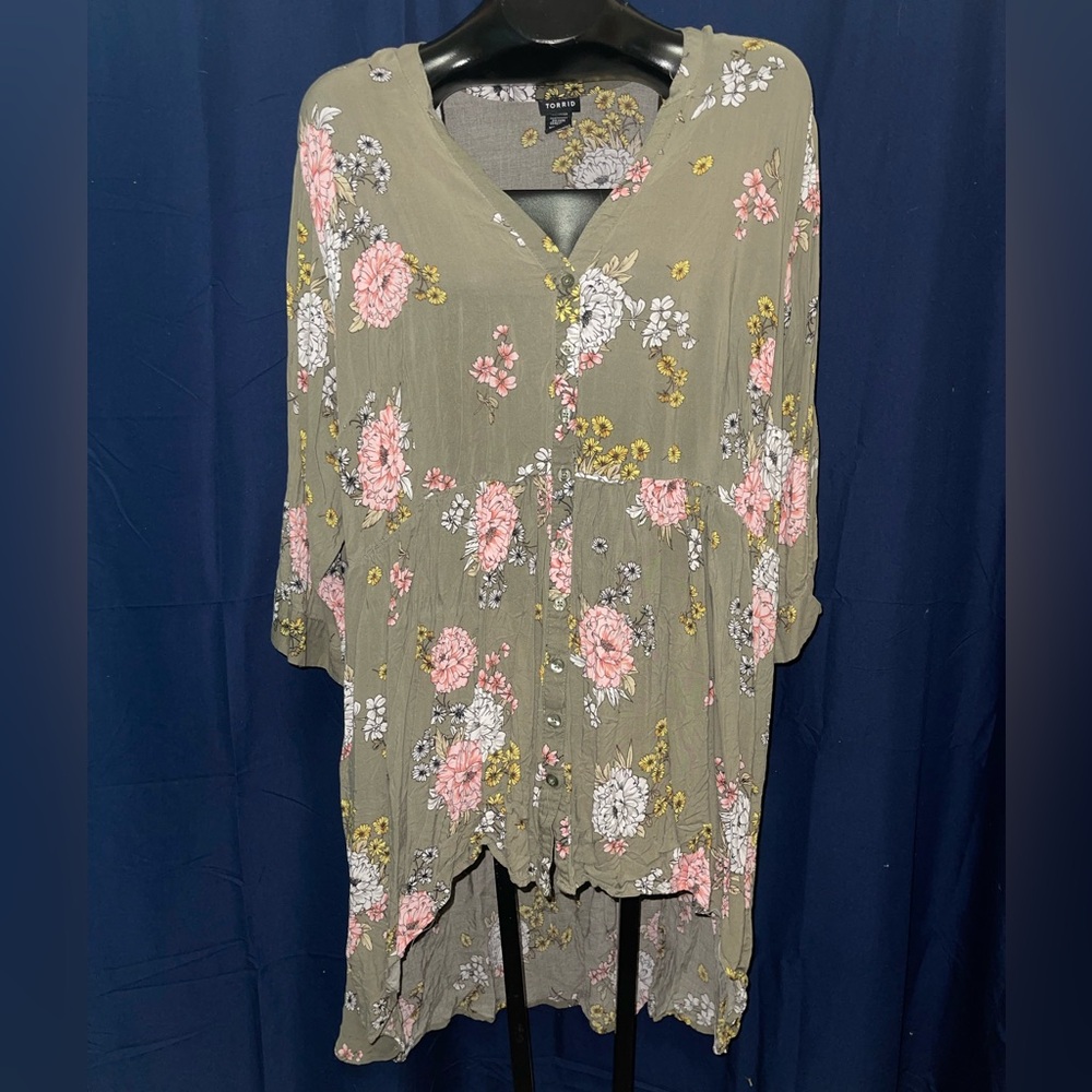 Torrid high low button down tunic
